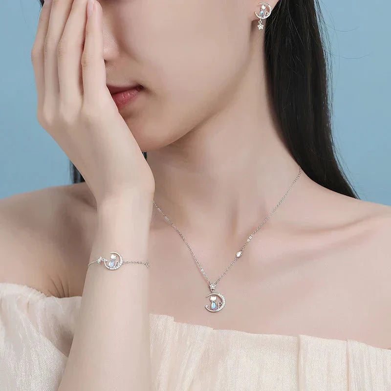 925 sterling ezüst macska fülbevaló hold és csillag díszítéssel zirconi kövekkel