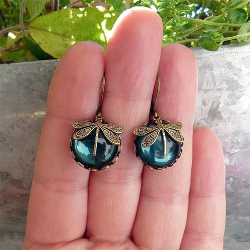 Boucles d'oreilles sphériques à motif libellule en or antique