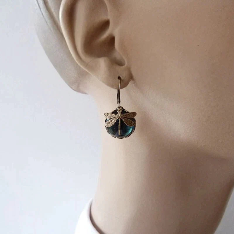 Boucles d'oreilles sphériques à motif libellule en or antique