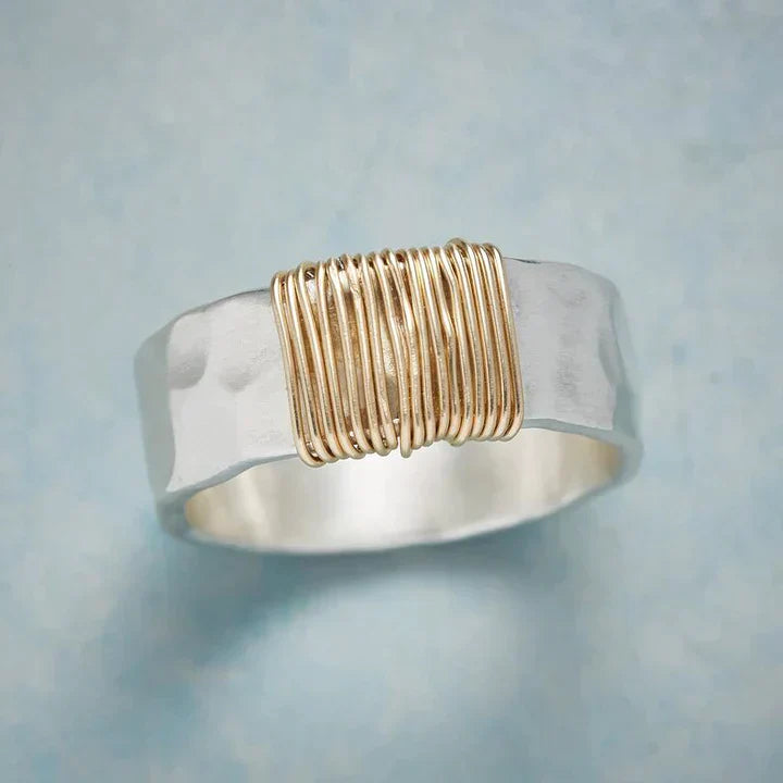 Bague en argent vintage à fils dorés