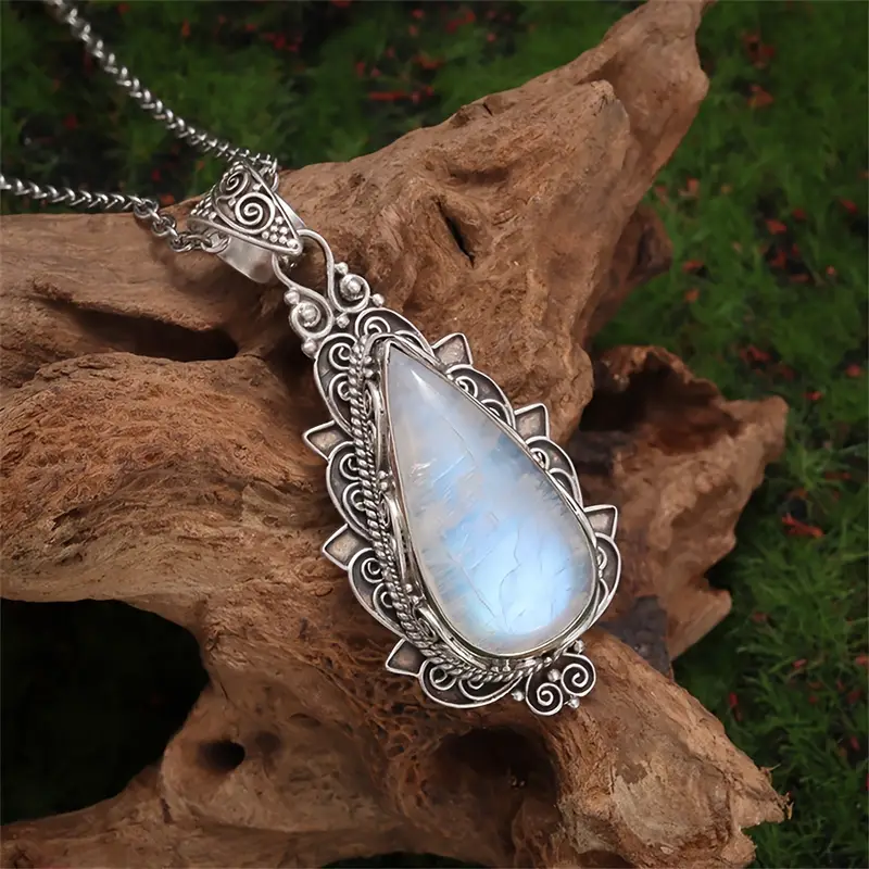 Collier vintage en pierre de lune avec pendentif en forme de goutte