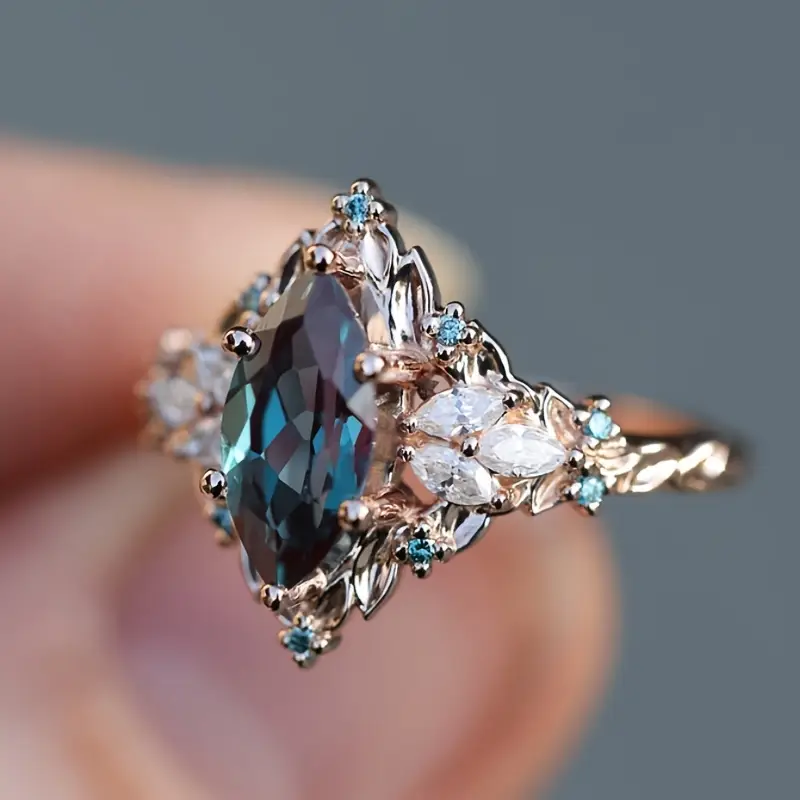 Bague exotique bleu cristallin